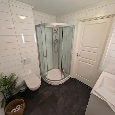 Reine City Apartment Апартаменты Рейне